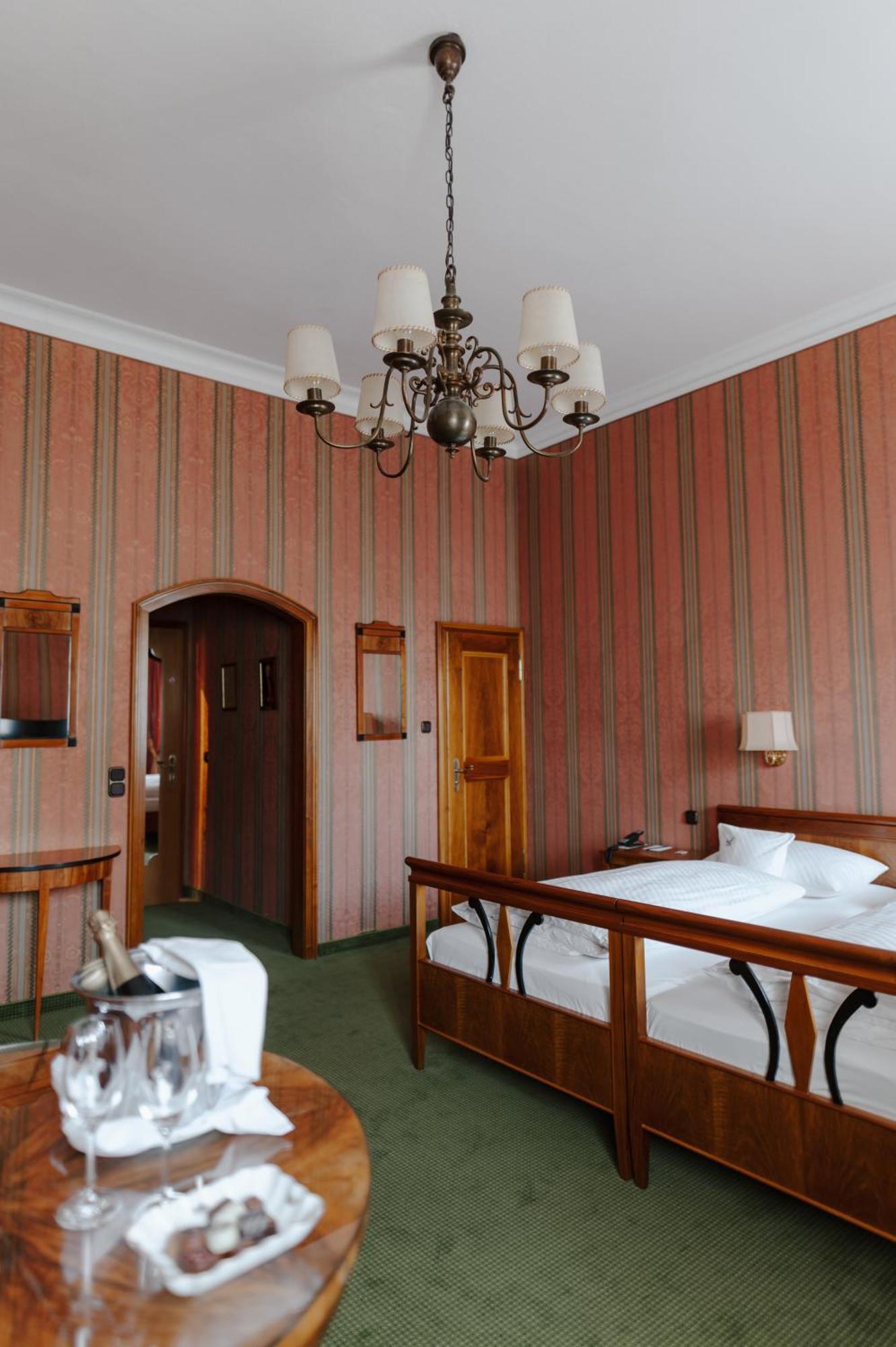 Romantik Hotel Zur Post Fuerstenfeldbruck Exteriér fotografie